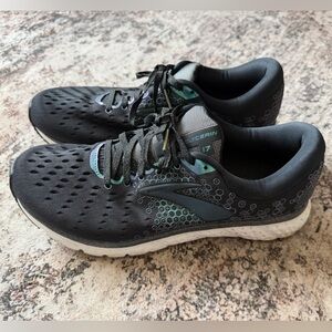 Brooks Glycerin 17 Black and Blue Athletic Shoes